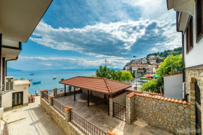 Urania Apartments